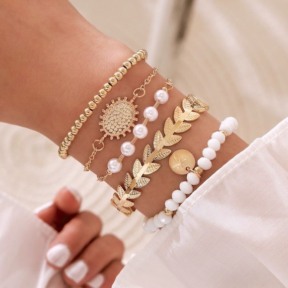 🆕 Luna Assorted Chic Bracelet Set - Picture 1 of 3